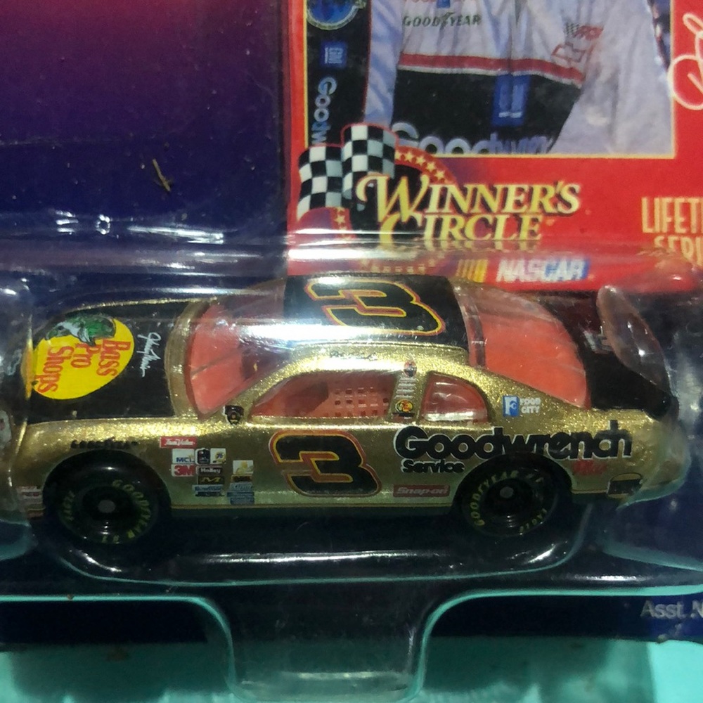 Dale Earnhardt Collectible Car and Card Winner’s‎ Circle 1998 Chevy Monte Carlo